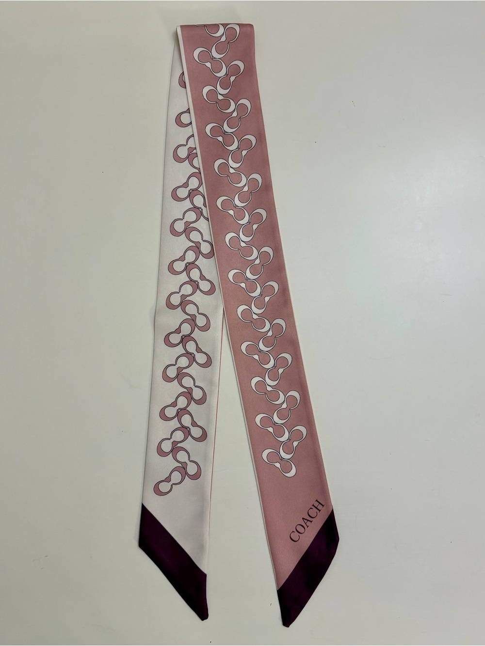 NWOT Coach Silk Skinny Scarf / Twilly - Rose Pink & White Signature Link Pattern - Picture 4 of 5